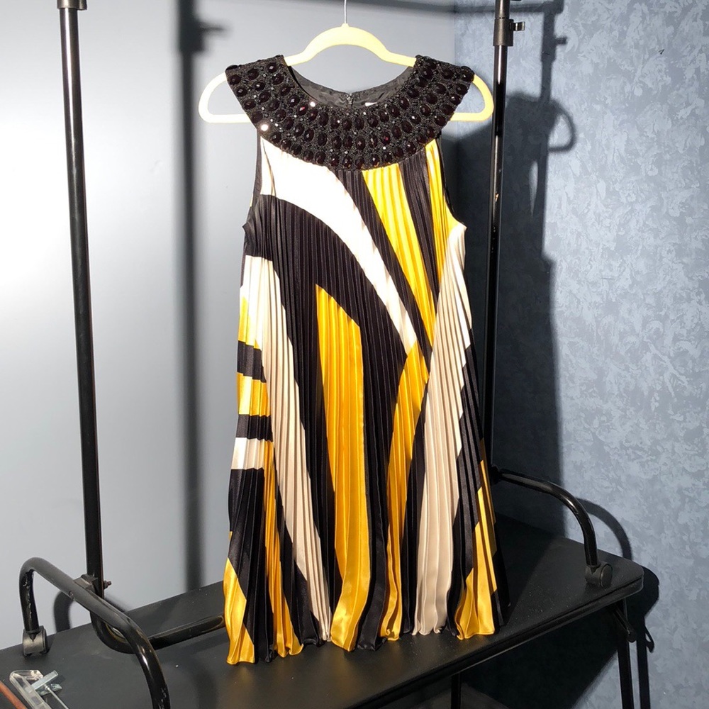 Beautiful Dolce Jovani dress!
